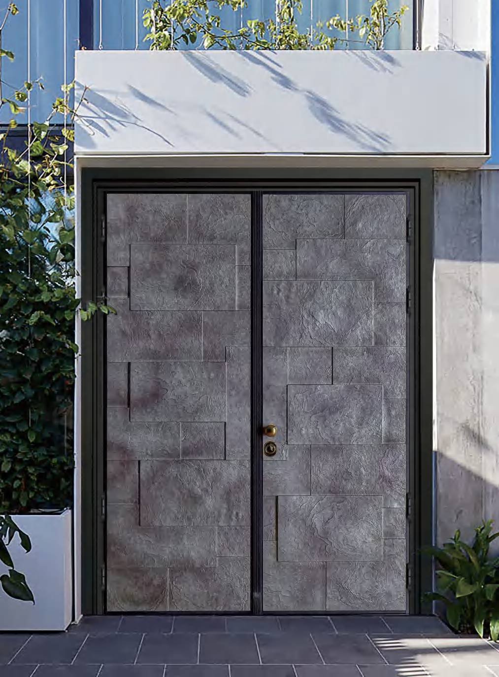 Aluminum door color psychology: Whether the deep space gray door frame is easier to enhance the sense of trust in commercial space than champagne gold?